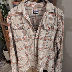 Men's Patagonia Grey Flannel, Size Medium